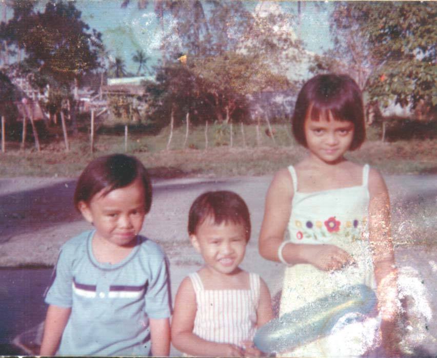 1 Patrick (in blue shirt), Maricar, and Lara (deceased)